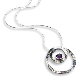 Collier aus Sterlingsilber. Mit gefasstem Amethyst